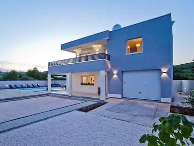 Villa für 6 Personen (120 m²) in Bogomolje 2/10