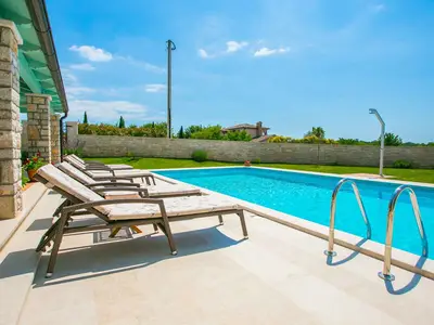 Villa für 10 Personen (250 m²) in Radetići 7/10