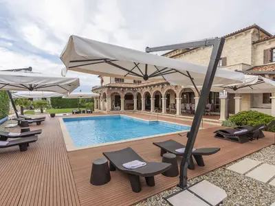 Villa für 10 Personen (536 m²) in Višnjan 4/10