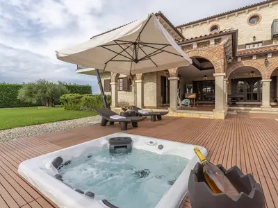 Villa für 10 Personen (536 m²) in Višnjan 6/10