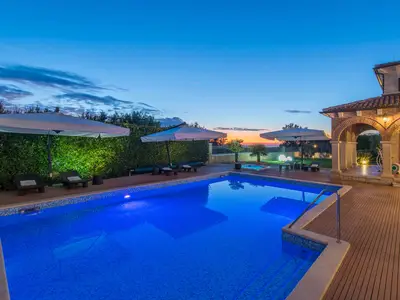 Villa für 10 Personen (536 m²) in Višnjan 9/10