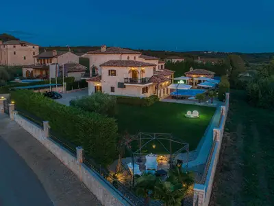 Villa für 10 Personen (536 m²) in Višnjan 10/10