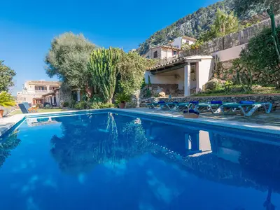 PoolOfHouse