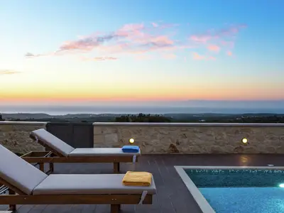 PoolOfHouse
