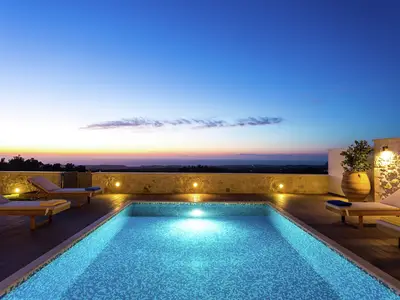 PoolOfHouse