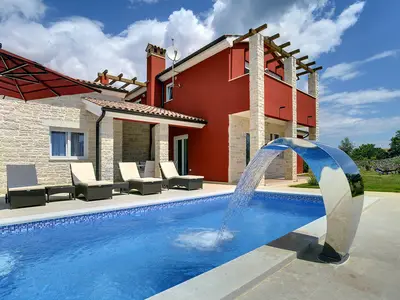 PoolOfHouse