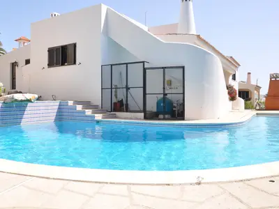 PoolOfHouse