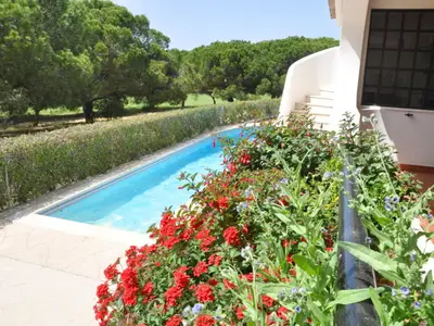 PoolOfHouse