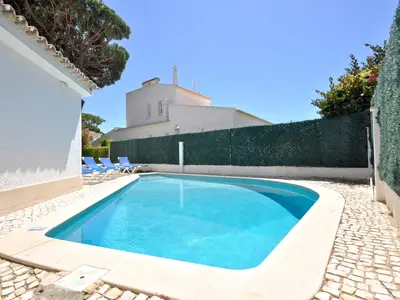 PoolOfHouse