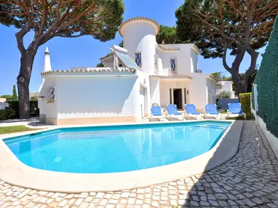 PoolOfHouse