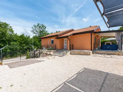 Villa für 7 Personen (100 m²) in Buroli 10/10