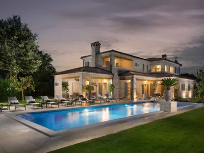 Villa für 10 Personen (372 m²) in Ladići 2/10