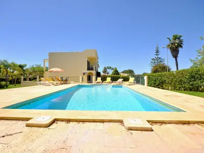 PoolOfHouse
