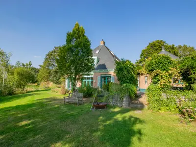 Außenseite Ferienhaus [Sommer]