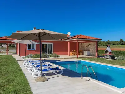 Villa für 7 Personen (100 m²) in Rebići 2/10