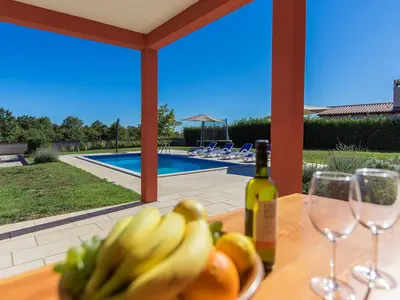 Villa für 7 Personen (100 m²) in Rebići 5/10
