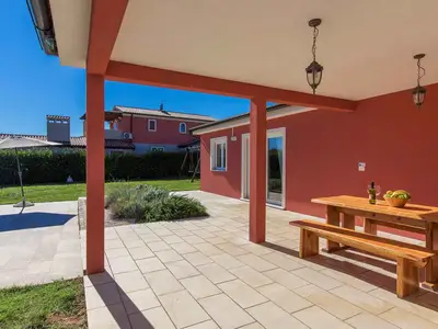 Villa für 7 Personen (100 m²) in Rebići 8/10