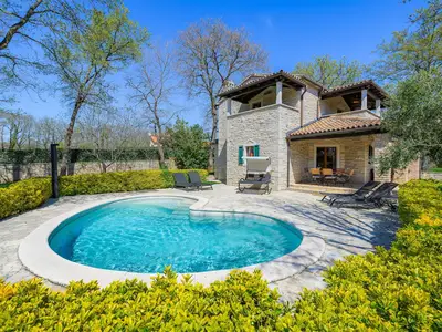 PoolOfHouse