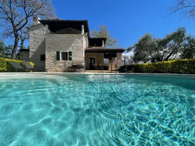 PoolOfHouse