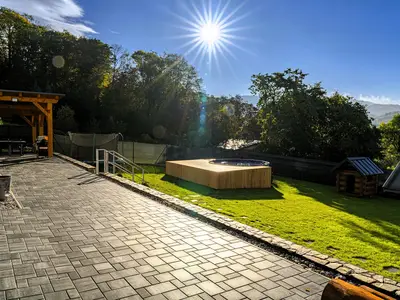 PoolOfHouse
