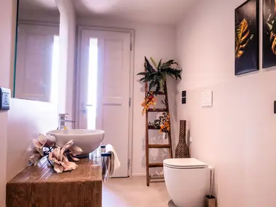 PoolOfHouse