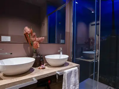 PoolOfHouse