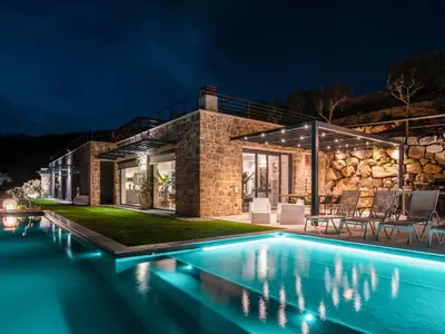PoolOfHouse