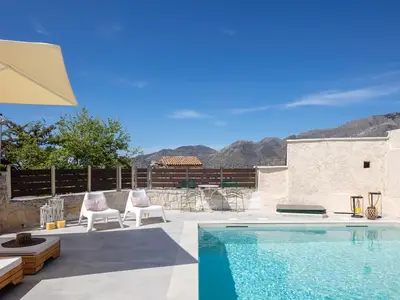 PoolOfHouse