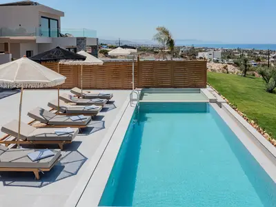 PoolOfHouse