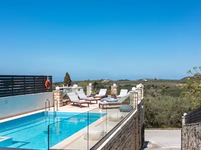 PoolOfHouse
