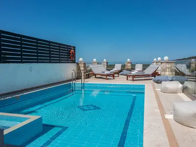 PoolOfHouse