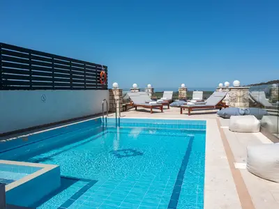 PoolOfHouse