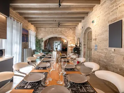 DiningRoom