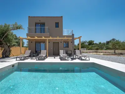 PoolOfHouse