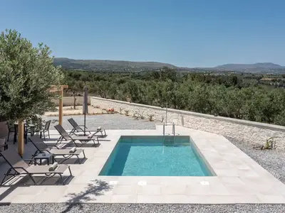PoolOfHouse
