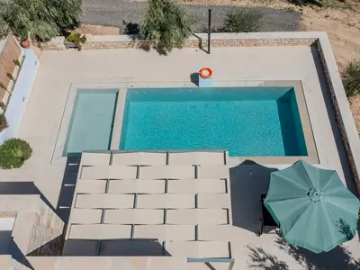 PoolOfHouse