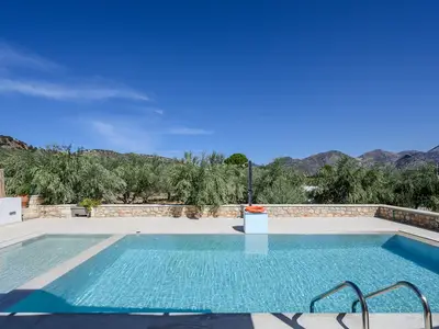PoolOfHouse