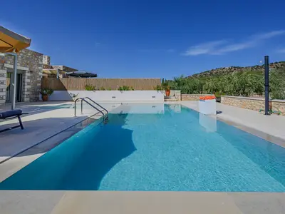 PoolOfHouse