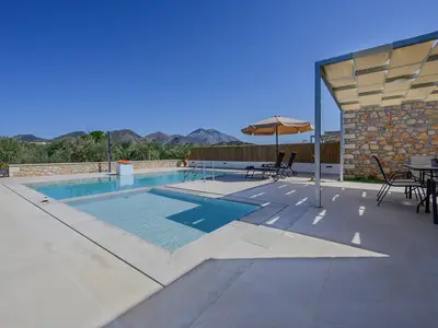 PoolOfHouse