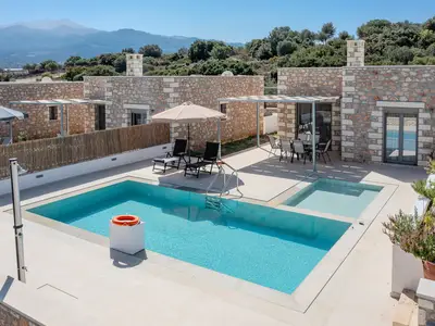 PoolOfHouse