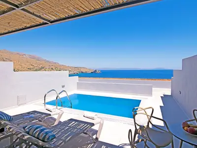 PoolOfHouse