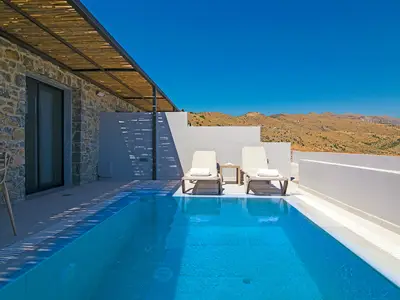 PoolOfHouse