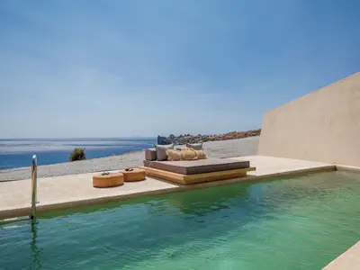 PoolOfHouse