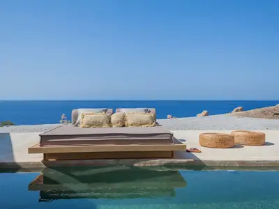 PoolOfHouse