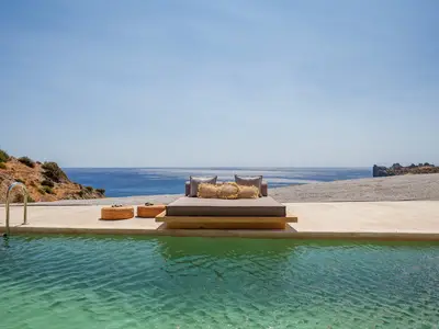 PoolOfHouse