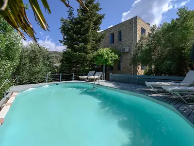 PoolOfHouse