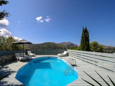 PoolOfHouse