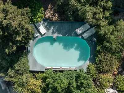 PoolOfHouse