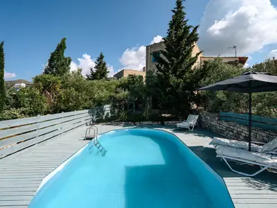 PoolOfHouse