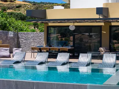 PoolOfHouse